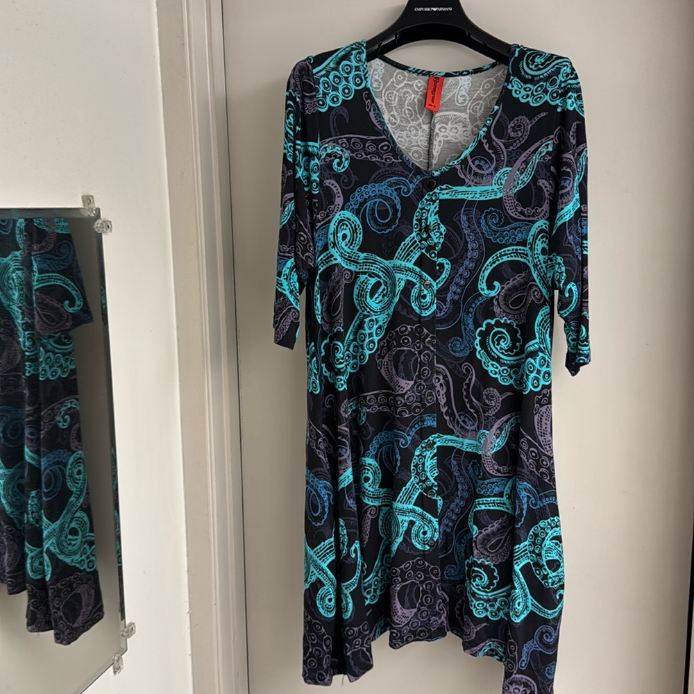 New never worn HomeGrown 3/4 sleeve Fun easy dress medium